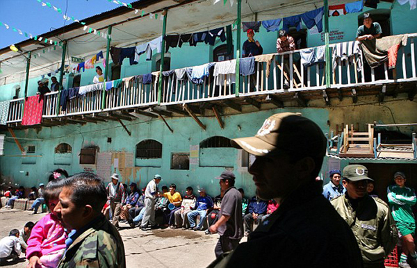 政府对圣佩德罗监狱的现状似乎处于默许态度。（网页截图）