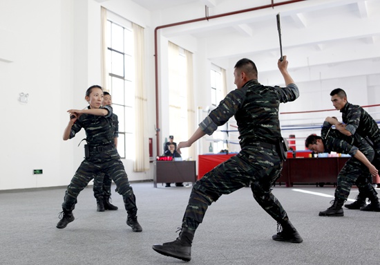 西藏首届警务实战教官技能比武闭幕|技战术|参