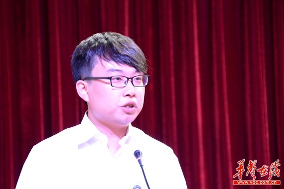 时代楷模段江华事迹报告会:用心绘出更美画卷