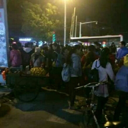 造谣信息中附带的照片