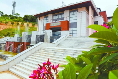 余光中文学馆外景。