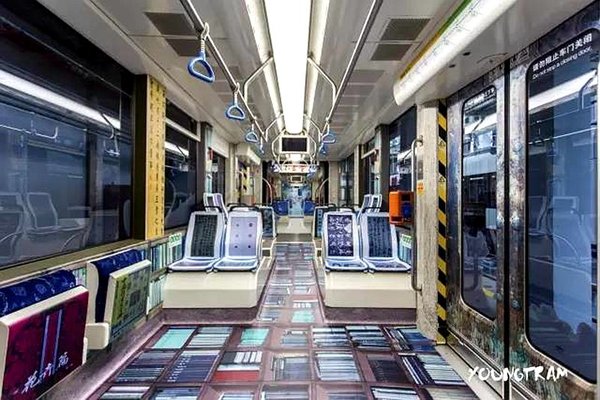 小古堂书店车厢内部。图自网络