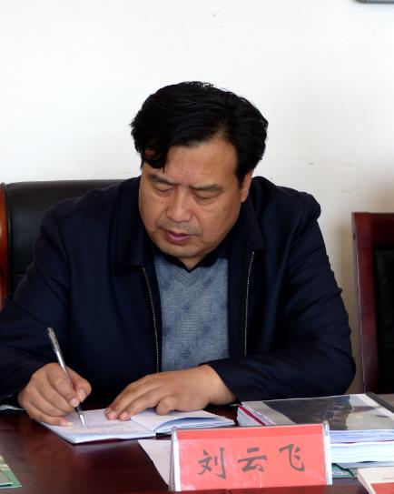 忻州市政府秘书长刘云飞(巨龙 摄)