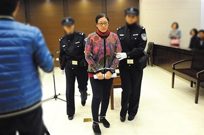 南京虐童案养母被判刑6个月|李某|中院