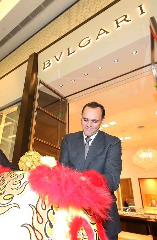 大中华区及澳洲董事总经理平兴韬先生为舞狮点睛