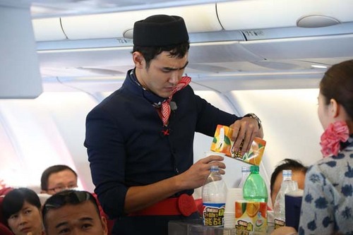 《了不起的挑战》阮经天扮空姐换装被偷拍|阮