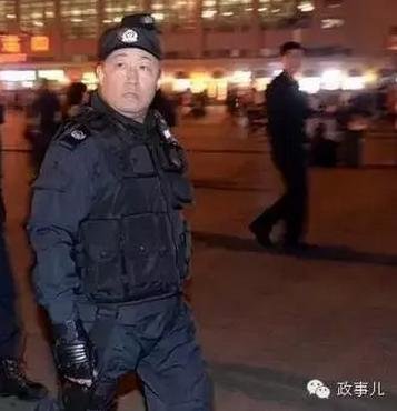 图：曾在北京街头巡逻的傅政华