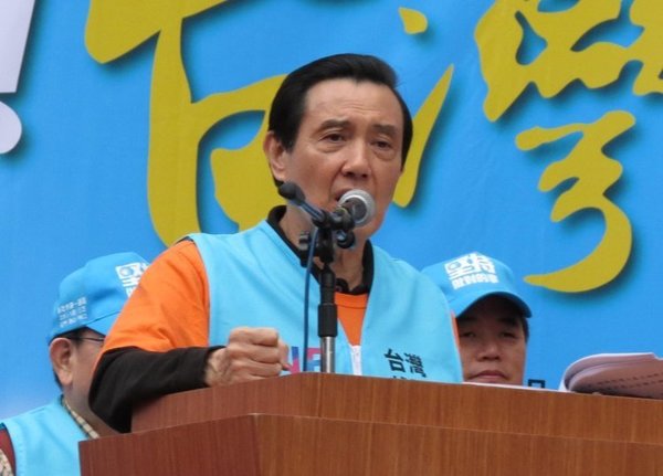 蔡英文支持大陆学生纳保 马英九:给她鼓个掌(图)