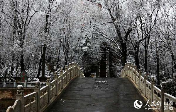 婉约别致的“趋善桥”郝微微 摄