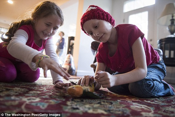 佩顿在接受治疗中表现出超乎年龄的坚强。（图片来源：《华盛顿邮报》）