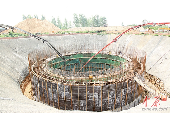 配套工程23号口门泵站沉井是全省配套工程中最大的泵站沉井