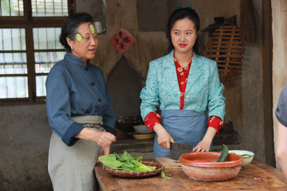 《俺娘田小草》热播 何翯王丽云上演婆媳战争