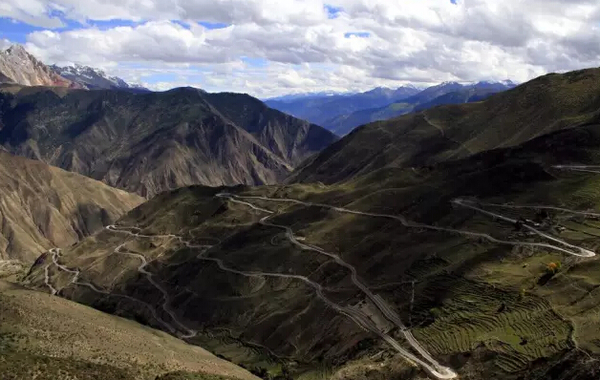 　　8月，那曲赛马节