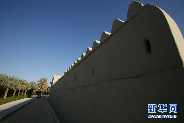 穆瓦吉宫外一侧城墙。新华社记者马锡平摄