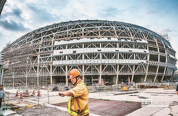 台北市政府勒令大巨蛋工程停工，但讨论多时仍无共识不欢而散，大巨蛋去留仍是变数。（本报资料照片）图片来源：台湾《中时电子报》