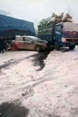 106国道河北文安县新镇段，今早同一路段发生5起车祸。图片来源网络