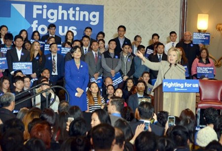 女议员抱娃投票_美国众议员收入