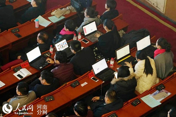 现场媒体直播团队