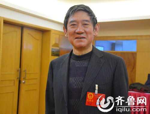 泰安市人大代表邹兰东在两会期间接受泰安齐鲁网采访