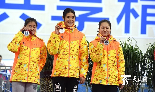 速滑女子团体追逐新疆军团拿到历史最好成绩|