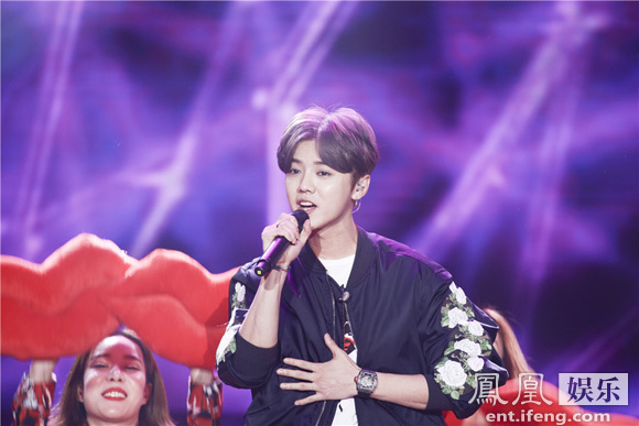 《王牌对王牌》首播获赞 鹿晗耿直拉票萌翻观