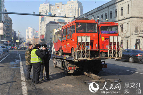 哈尔滨市交警部门春节期间严罚港田车摩托车超