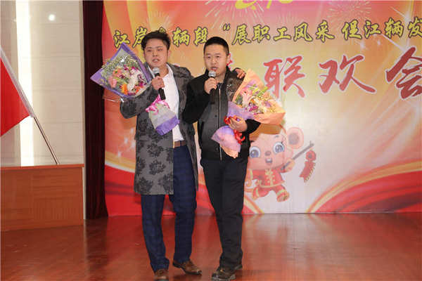 合唱《兄弟抱一下》感受兄弟间的赤子情怀