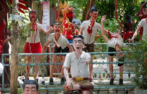 走进泰国超恐怖寺庙 蜡人受刑场面警告轮回之