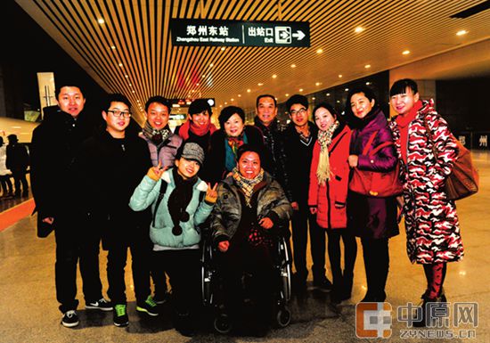 　郑州报业集团记者一路同行