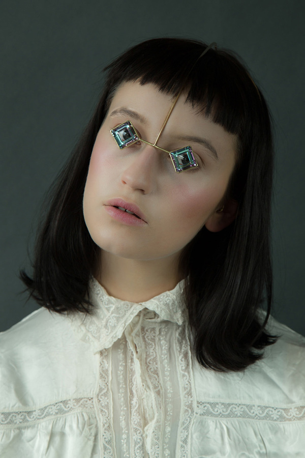 亮瞎眼!日本设计师推出脸上珠宝配饰|设计师|圣