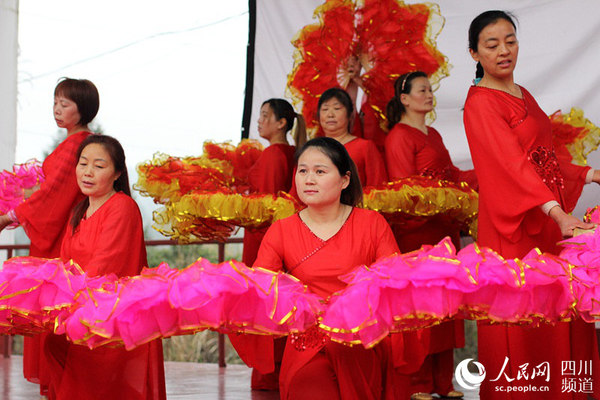 正觉寺村村晚彩排现场。（朱虹 摄）