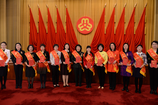 2月29日,纪念“三八”国际妇女节暨全国三八红旗手(集体)表彰大会在京举行。