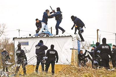 法国清理丛林难民营引冲突|难民|难民问题