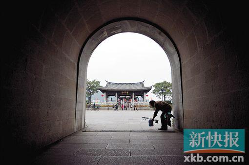 ■湘子桥与广济古楼。