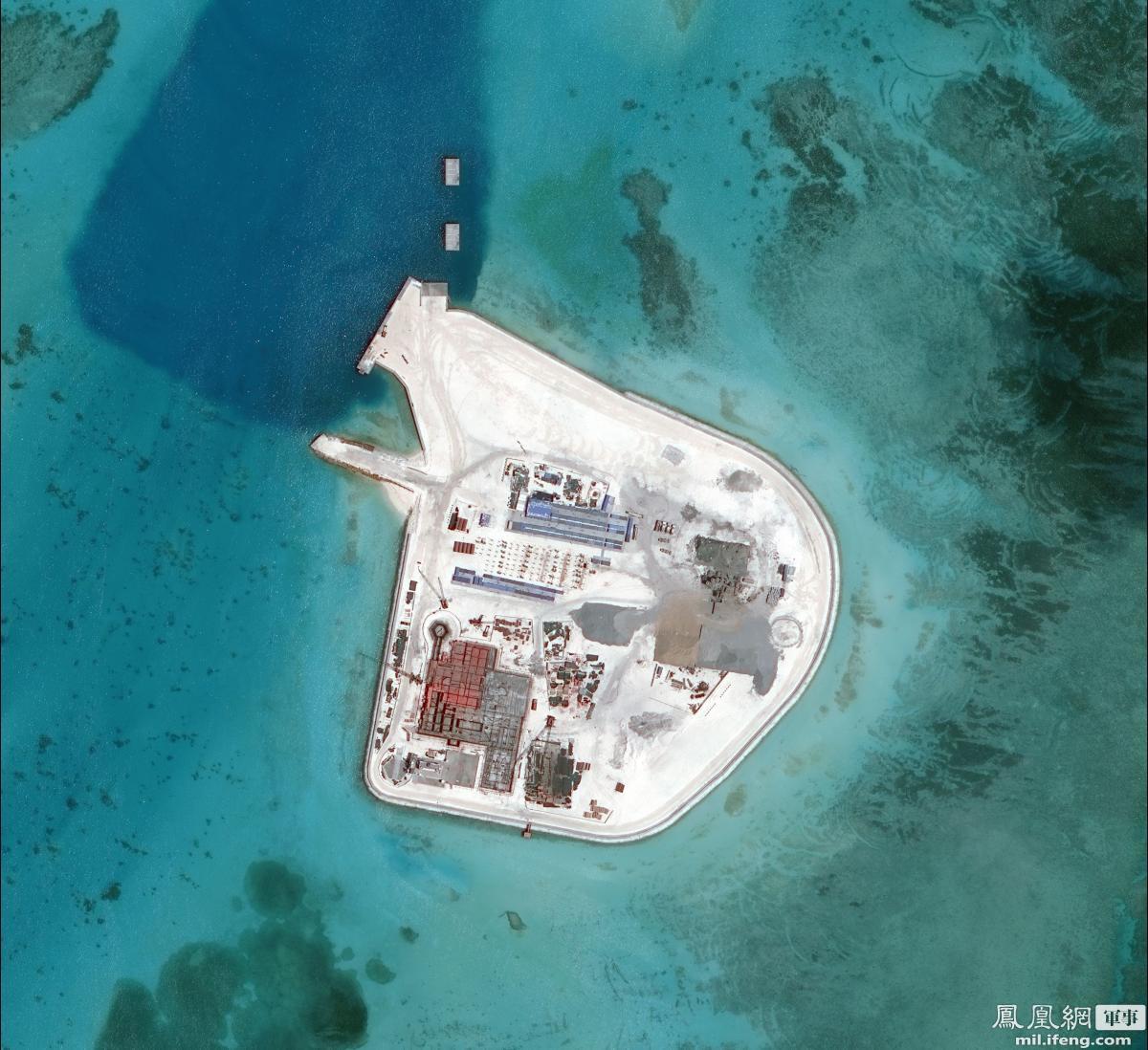 28分钟全歼越军 图为2014年9月27日赤瓜礁卫星图,岛上多功能大楼拔地