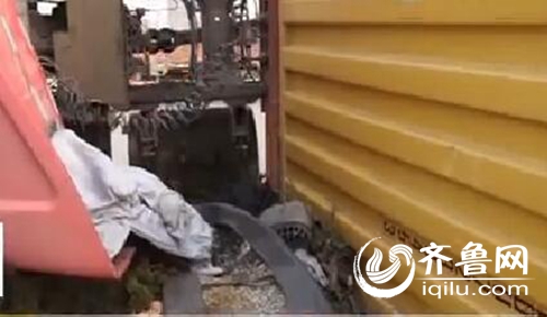 半挂车司机受了伤，其他人没有受到伤害。