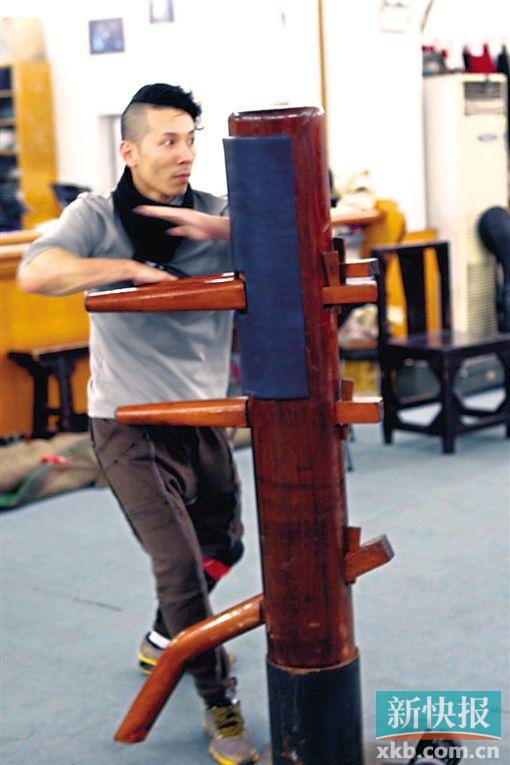 ■彭庆华来自咏春世家,自幼练南拳。