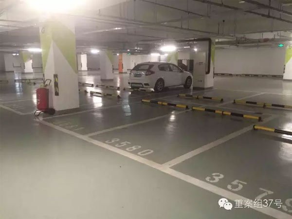 ▲3月13日下午，空空荡荡的银河SOHO地下停车场B3车库A区。