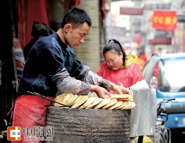 庙李村,一家烧饼摊仍在最后坚守