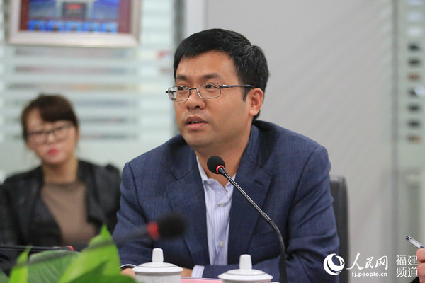 福建亿榕信息技术有限公司总经理倪时龙在会上发言 邹家骅摄