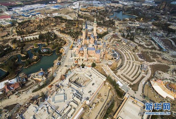 　　 这是3月27日航拍的上海迪士尼乐园。新华社发