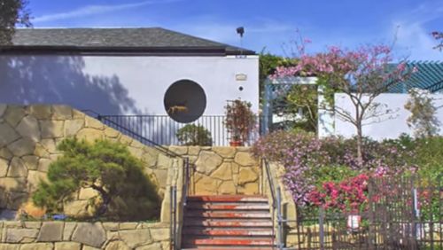 美遭灭门中医缺席会议 引起商业伙伴怀疑并报