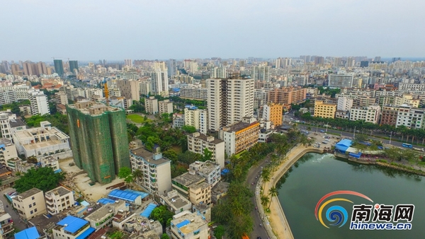 高空鸟瞰红城湖片区棚户区(城中村)改造项目的北官村。海报集团全媒体中心记者张茂 摄