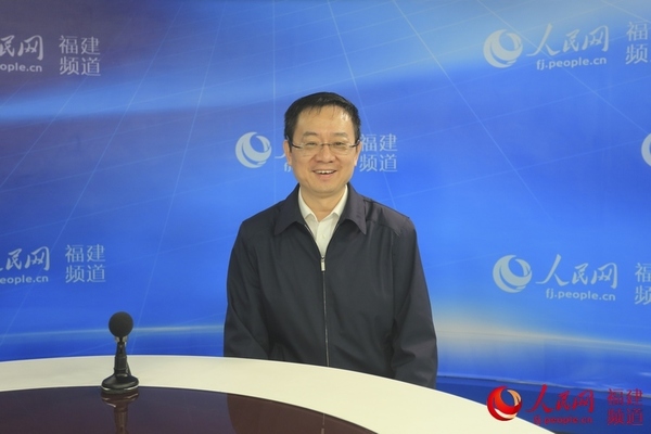 高翔参观人民网福建频道视频演播室