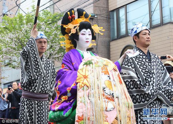 东京浅草:再现150年前吉原艺妓花魁行游盛况(高清)