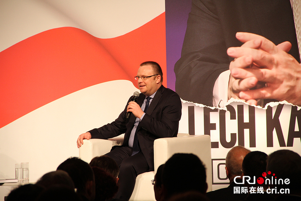 《莱赫·卡钦斯基-最后的采访》一书作者