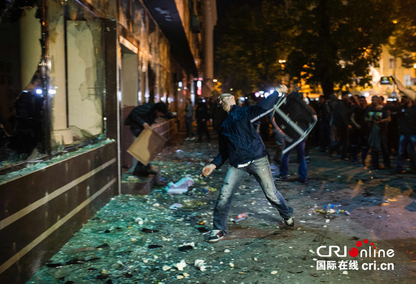 马其顿示威者 洗劫 总统办公室要求总统辞职(组