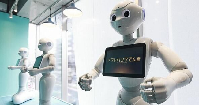 日本机器人被录取为高中生 精通日语英语