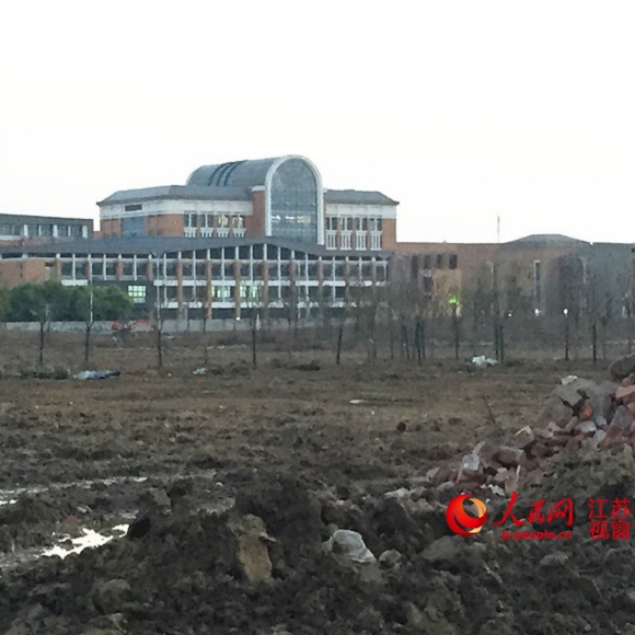 图为与常州外国语学校仅一条马路之隔的常隆化工旧址。记者王继亮摄