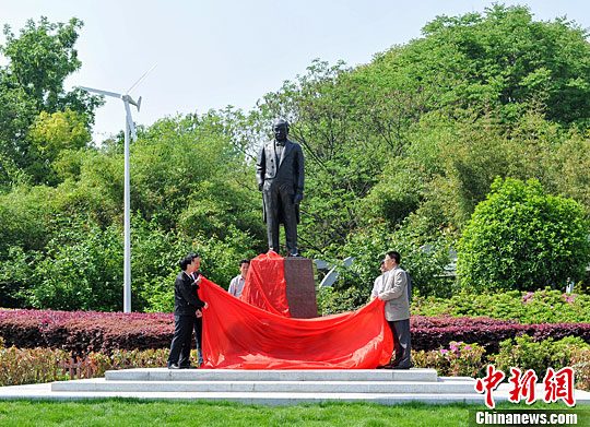 中国铁路之父詹天佑铜像在武汉落成|武汉|詹天佑